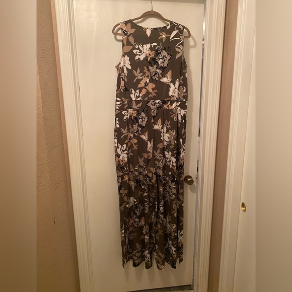 Only Worn Once. XL Neutral, Floral Jumper - Picture 3 of 5